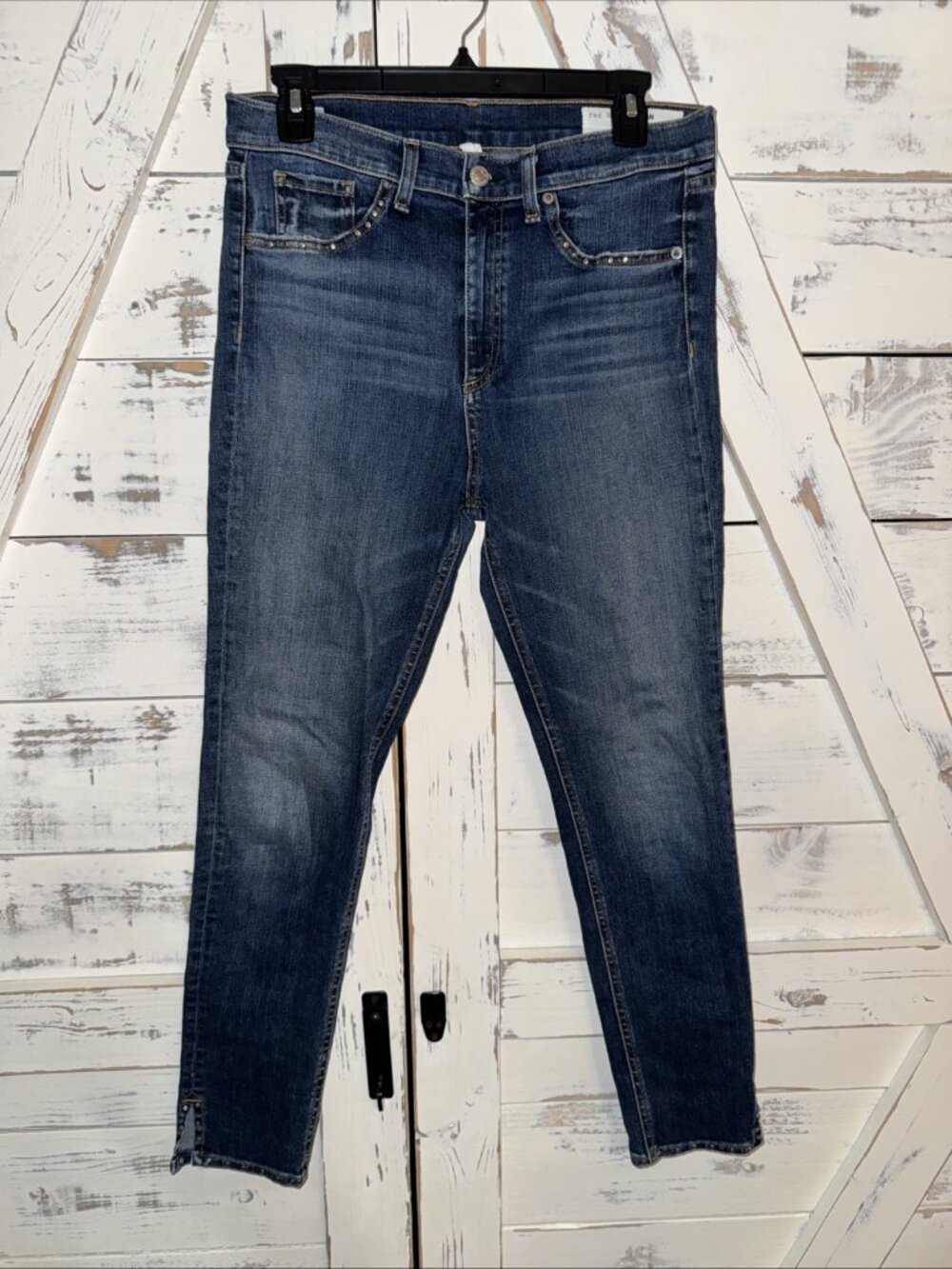 Rag & Bone Blue W 10 Inch Capri W/ Studs and Slits Size 31 Excellent Condition